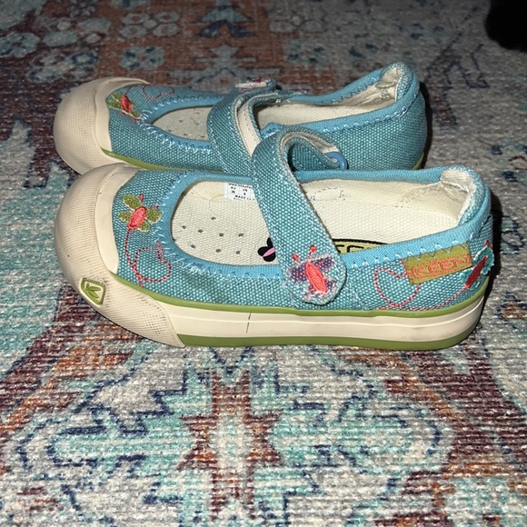 Keen MaryJanes - Picture 3 of 7
